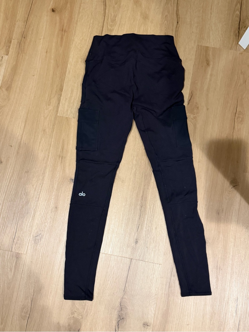 Alo Black High-Waist cargo Leggings with Side Pockets